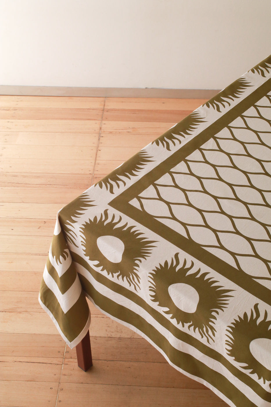 Sun & Mesh Tablecloth